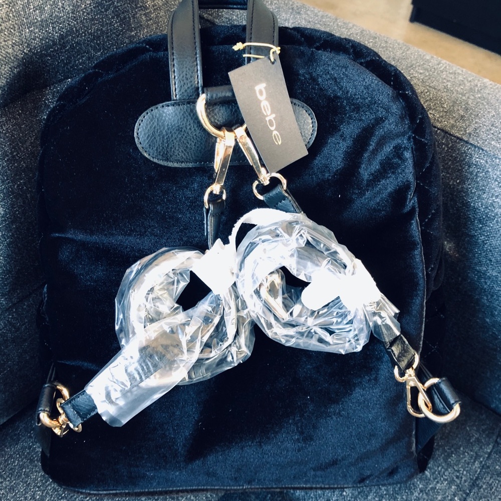 bebe- MARIA VELVET QUILTED LARGE BACKPACK - Picture 3 of 4